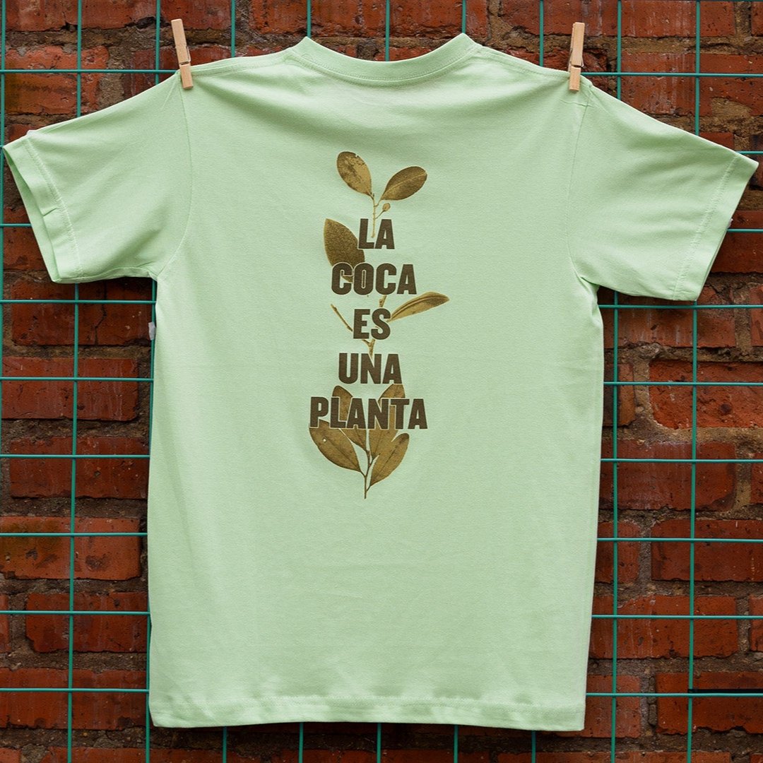 🍃 Combo Afiche + Camiseta Futuro Coca