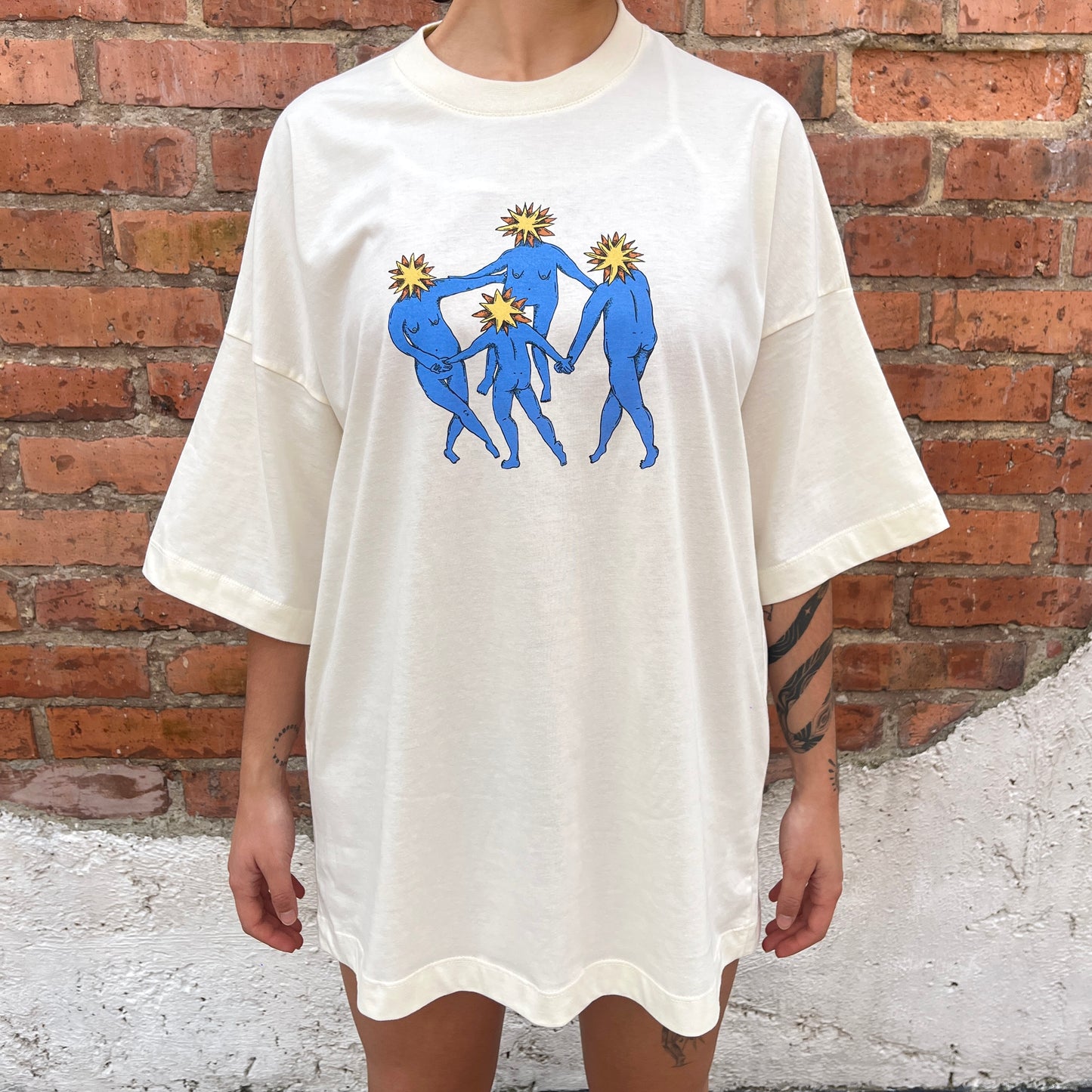 Camiseta Crema La Muchacha/La Dibujadora